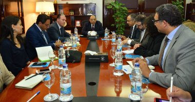 وزير التنمية المحلية يستقبل وفد البنك الدولى لمتابعة مشروع تنمية الصعيد