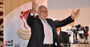 توافد النجوم على المسرح القومى لتكريم عبد الرحمن أبو زهرة واسم الراحل حسين رياض - صور