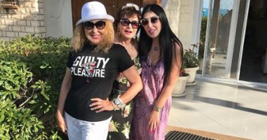 نادية الجندى ولبلبة تنشران صورا من إجازة الصيف فى الساحل الشمالى