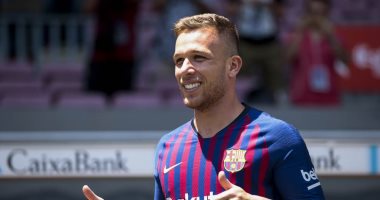 برشلونة يقدم آرثر ميلو لوسائل الإعلام "صور"