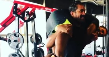 شاهد.. أمير كرارة يستخدم "على مظهر" للتمرين