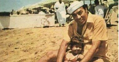 رانيا فريد شوقى تنشر صورة فى طفولتها بصحبة والدها