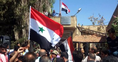 الجيش السورى يدخل معقل المعارضة السورية فى درعا ويرفع العلم