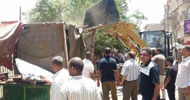 صور.. تحرير 61 محضر اشغالات و 223 مخالفة تموينية فى حملات بأسيوط