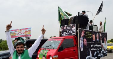 صور.. مؤيدو رئيس وزراء باكستان السابق نواز شريف يتظاهرون مرحبين بوصوله من لندن