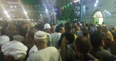 صور.. أهالى أسيوط يحتفلون بالليلة الختامية لمولد "أحمد الفرغل"