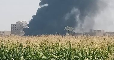 اندلاع حريق بمصنع بلاستيك فى قرية "باسوس" بالقناطر الخيرية