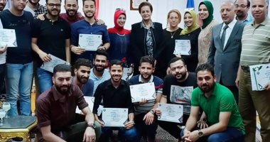 محافظ البحيرة تكرم الشباب الفائزين فى مهرجان الموسيقى والغناء التراثى