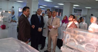 صور وفيديو.. محافظ بنى سويف يطمئن على حضانات مستشفى ناصر العام