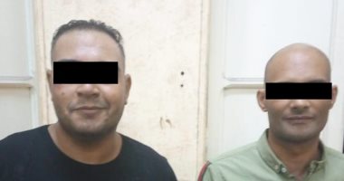 صاحب محل يستعين بزميله لاحتجاز عاملين لإجبارهما على رد المسروقات بالموسكى