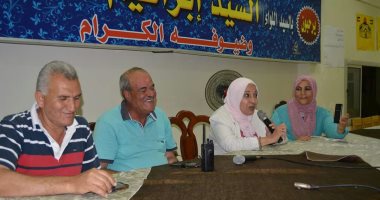 صور.. قضايا المرأة ودور الشباب فى القضايا القومية بندوة للفتيات بمعسكر بلطيم
