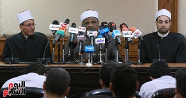 وكيل الأزهر يعتمد نتيجة الشهادة الثانوية بنسبة نجاح 63.81%.. ويؤكد: ندرس تطبيق البوكليت على الابتدائية والإعدادية.. ورئيس المعاهد الأزهرية: تلقى التظلمات الثلاثاء ولمدة شهر.. وبدء امتحانات الدور الثانى 9 أغسطس