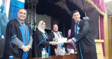 نائب رئيس جامعة الزقازيق تشهد حفل تخرج طلاب كليتى التربية الرياضية بنين وبنات