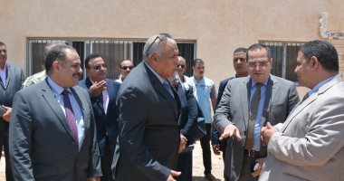 محافظ الوادى الجديد: دراسة إعادة استغلال مجمع الخارجة الرياضى بالخارجة