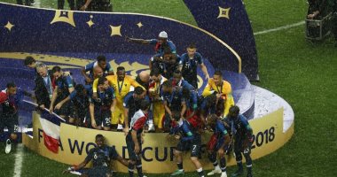 صحف فرنسا تحتفل بتتويج الديوك بلقب كأس العالم.. صور 