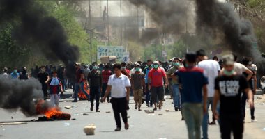 تجدد الاحتجاجات بالبصرة ومتظاهرون يقطعون الطريق إلى حقل السيبة النفطى
