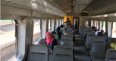 صور.. عربات قطار رقم 539 المتجه من منوف إلى كفر الزيات بدون نوافذ