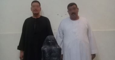 ضبط مشرف بمدرسة وعامل بحوزتهما تمثال فرعونى بطريق الأوتوستراد