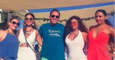 شاهد مى سليم تتجاهل انفصالها مع شقيقاتها فى الساحل 