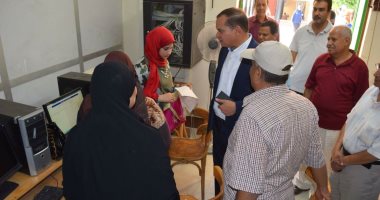 صور.. رئيس جامعة سوهاج يتفقد معامل التنسيق بالحرم القديم