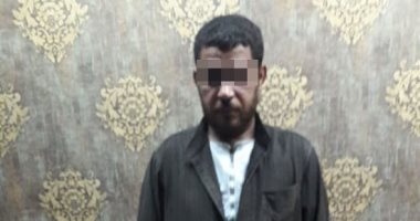 سقوط مسجل خطر يتاجر بالأسلحة البيضاء داخل مسكنه فى مصر القديمة   