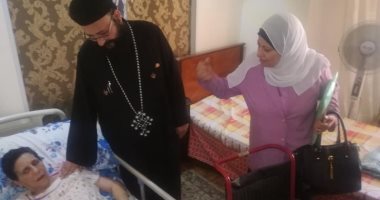 صور.. محافظ الغربيه يوجه بتوفير كرسى متحرك لأحد ضحايا كنيسة مارى جرجس