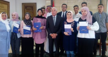 فيديو وصور.. محافظ جنوب سيناء يكرم أوائل الثانوية العامة والأزهرية والدبلومات الفنية