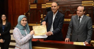 طلب إحاطة لتشكيل لجنة ثلاثية لبحث احتساب أجور المعلمين علي أساس راتب 2020 