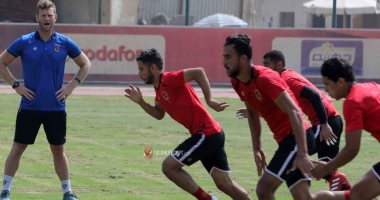صور.. مستبعدو الأهلى من مواجهة تاونشيب يؤدون تدريبات فى التتش