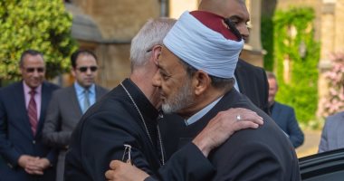 كبير أساقفة كانتربرى يستقبل شيخ الأزهر لدى وصوله "قصر لامبث"
