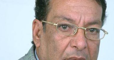 صورة سيد خليل المراغى الضاحكة فى نادى القصة.. الليلة