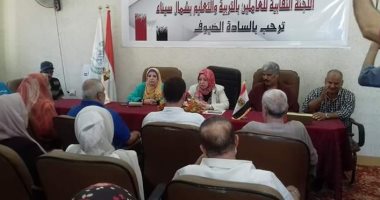 صور.. وكيل تعليم شمال سيناء تبحث مشاكل المعلمين والطلبة وأولياء الأمور 