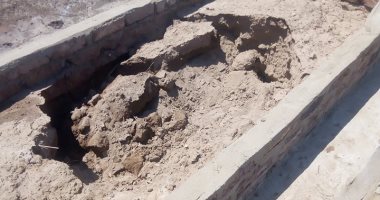 صور.. انهيار مقابر المعمارية فى أسوان بسبب خزانات الصرف الصحى