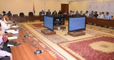 محافظ بنى سويف يطالب بمعدلات تنفيذ قياسية لمشروعات العام المالى الجديد