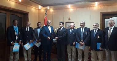 صور ..وزير الرياضة يكرم أبطال الرماية 