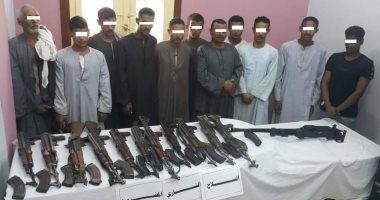 صور.. مثلث الرعب الإجرامى فى قنا يتساقط.. ضربات أمنية على مدار 15 يوما بقرى "حمردوم وأبو حزام والسمطا".. اقتحام الجبال والظهير الصحراوى ونشر أكمنة ضاعف من سقوط العناصر الخطرة.. ومدير الأمن: مستمرون حتى تطهيرها