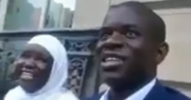 فيديو.. بوجبا يكشف سر ابتسامة كانتى فى زيارة عائلية