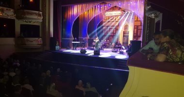 فيديو..على الحجار يفتتح مهرجان الأوبرا الصيفى بالإسكندرية