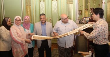 رئيس جامعة عين شمس يستقبل خبراء ترميم مخطوطات صينيين