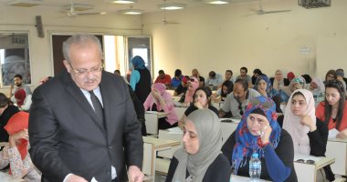 رئيس جامعة القاهرة يتفقد سير أعمال امتحانات التعليم المفتوح