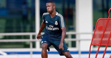 ريال مدريد يقدم البرازيلى فينيسيوس لوسائل الإعلام ظهر اليوم