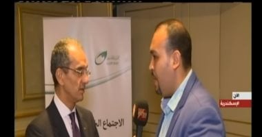 وزير الاتصالات: المواطن يتعامل مع 50 ألف موظف فى هيئة البريد بأريحية