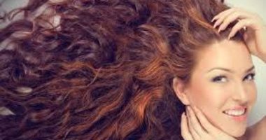 مش بس بيقوى النظر.. 3 وصفات طبيعية بالجزر والعسل للعناية بالشعر التالف