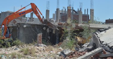 صور.. محافظ الإسكندرية : بدء حملات إزالة التعديات على أراضى أملاك الدولة