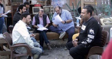 شاهد.. سامح عبد العزيز فى كواليس فيلم "سوق الجمعة" قبل طرحه بدور العرض