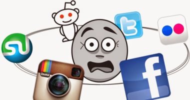ماتقعدش على تويتر والفيس بوك كتير .. اعرف اضرارهم على نفسيتك 