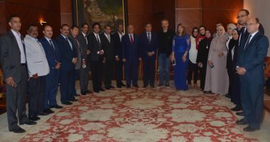 صور.. تكريم نجوم الفن والإعلام بمكتبة الإسكندرية