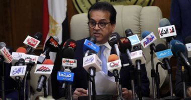 صور.. وزير التعليم العالى: 700 طالب تخلفوا عن تنسيق المرحلة الأولى