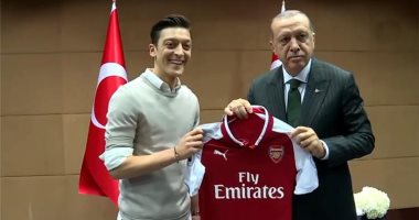 أردوغان يقتل أحلام مسعود أوزيل.. الدكتاتور التركى يُسقط نجم ألمانيا فى بئر الخيانة.. لاعب أرسنال يعلن الاعتزال الدولى فى ربيع العمر.. وإسقاط الجنسية فى انتظار صانع ألعاب الماكينات