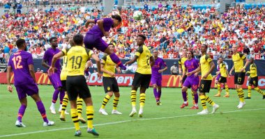 كأس الابطال الدولية.. ليفربول يتقدم على دورتموند 1 - 0 فى الشوط الأول